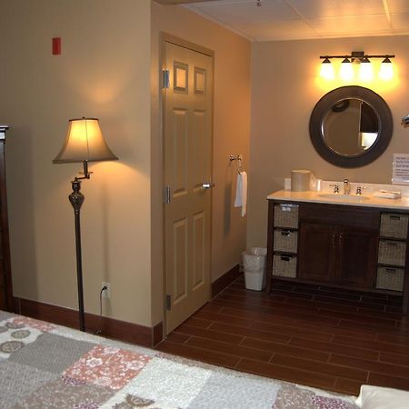 Put-In-Bay Victory Station Hotel Luaran gambar