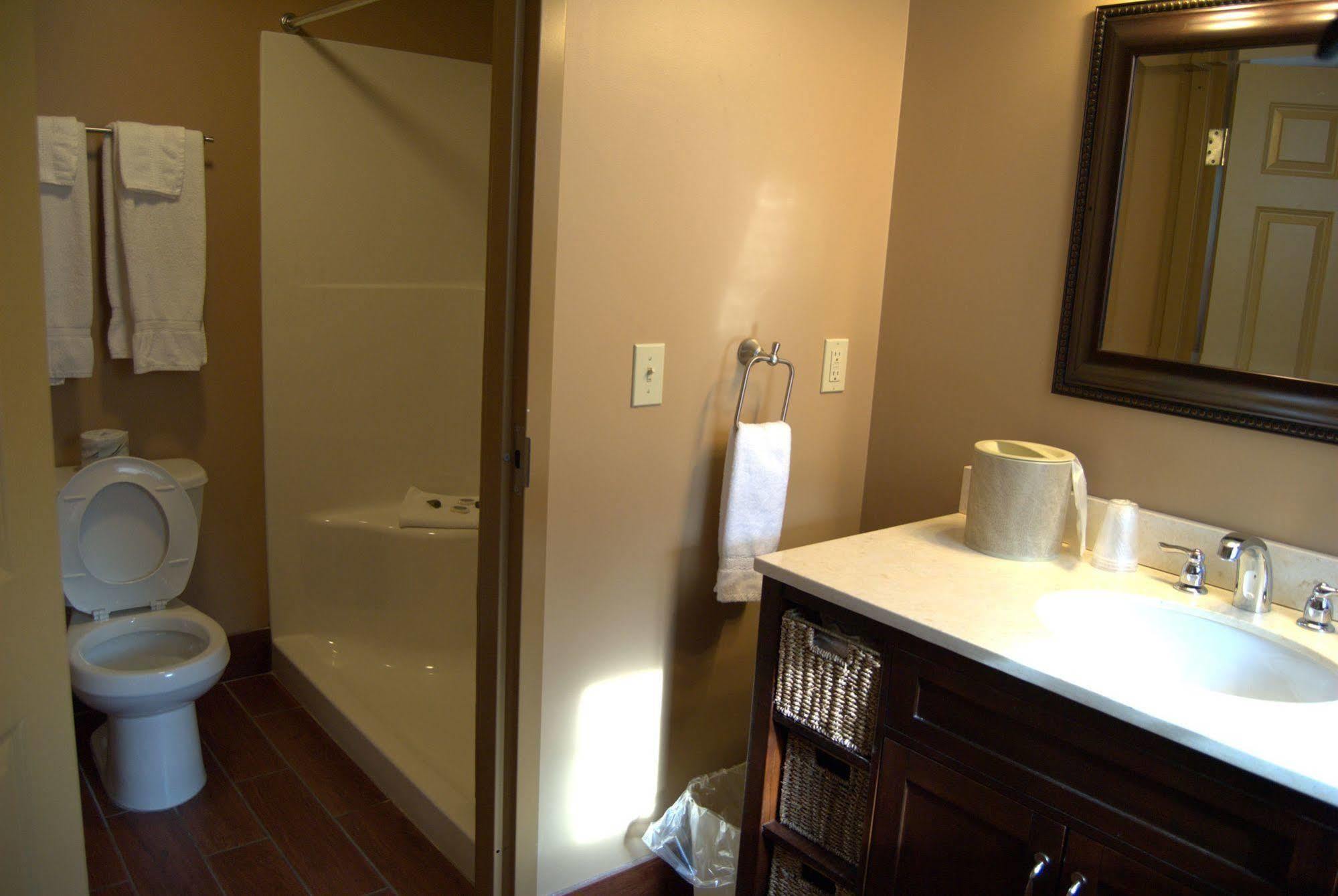 Put-In-Bay Victory Station Hotel Luaran gambar